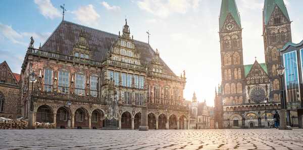 Bremer Marktplatz mit Blick aufs Rathaus und den Dom. 